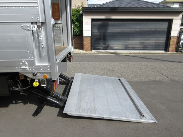 いすゞエルフアルミウイング小型（2t・3t）[写真14]