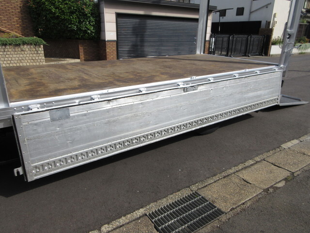 いすゞエルフアルミウイング小型（2t・3t）[写真19]