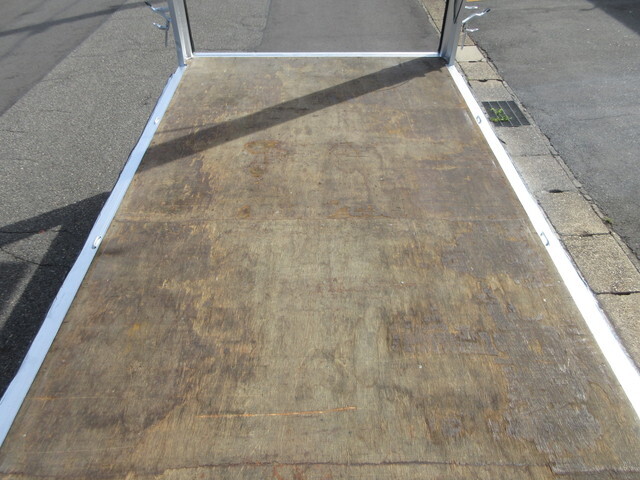 いすゞエルフアルミウイング小型（2t・3t）[写真23]