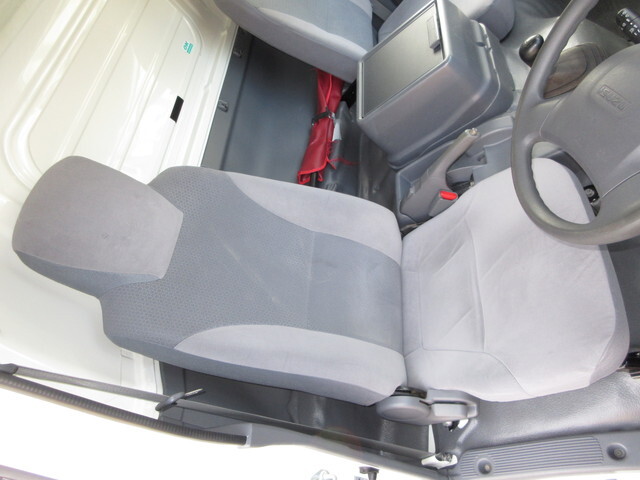 いすゞエルフアルミウイング小型（2t・3t）[写真25]