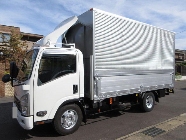 いすゞエルフアルミウイング小型（2t・3t）[写真03]