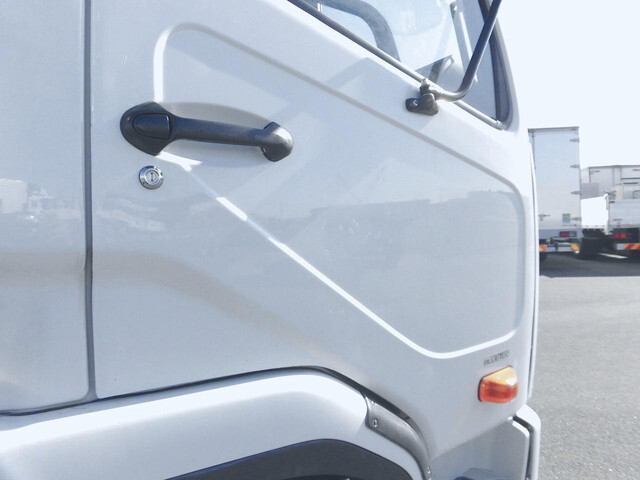 三菱ふそうファイターアルミブロック増トン（6t・8t）[写真24]