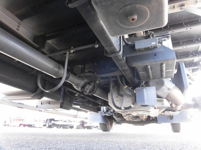 いすゞフォワードアルミウイング中型（4t）[写真10]