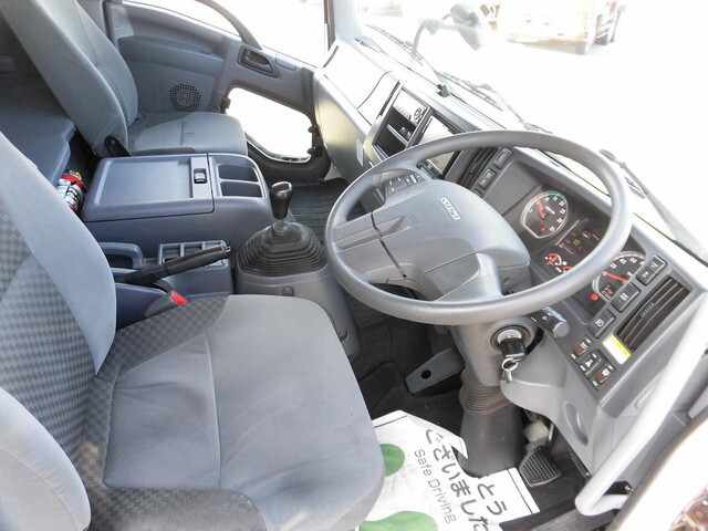 いすゞフォワードアルミウイング中型（4t）[写真15]