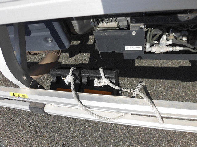 いすゞフォワードアルミウイング中型（4t）[写真26]