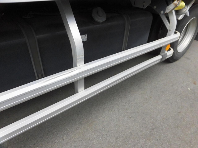 いすゞフォワードアルミウイング中型（4t）[写真29]