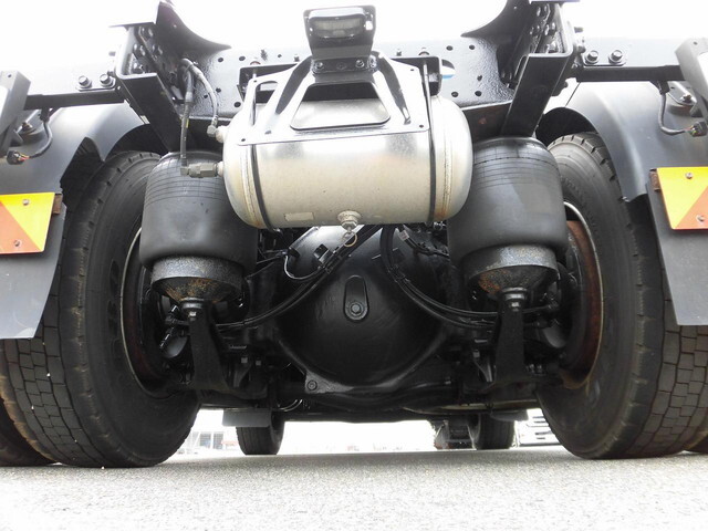 日野プロフィアトレーラーヘッド（トラクターヘッド）大型（10t）[写真12]