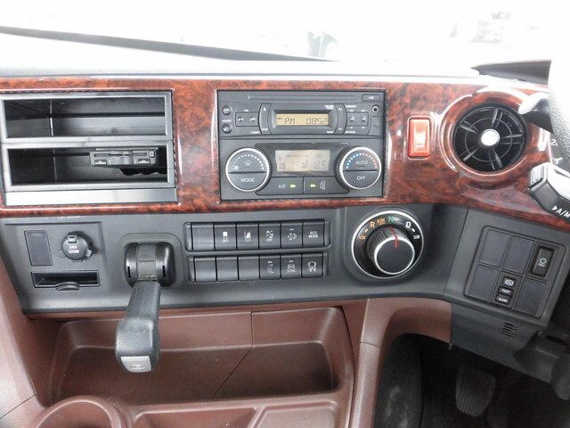 日野プロフィアトレーラーヘッド（トラクターヘッド）大型（10t）[写真19]