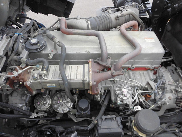 日野プロフィアトレーラーヘッド（トラクターヘッド）大型（10t）[写真24]