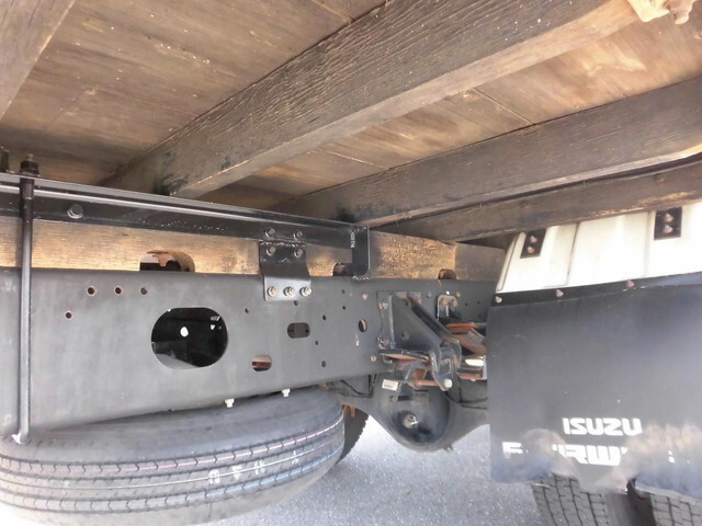 いすゞフォワード平ボディ中型（4t）[写真13]