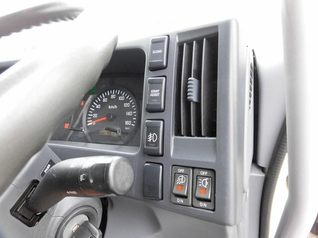 いすゞフォワード平ボディ中型（4t）[写真17]