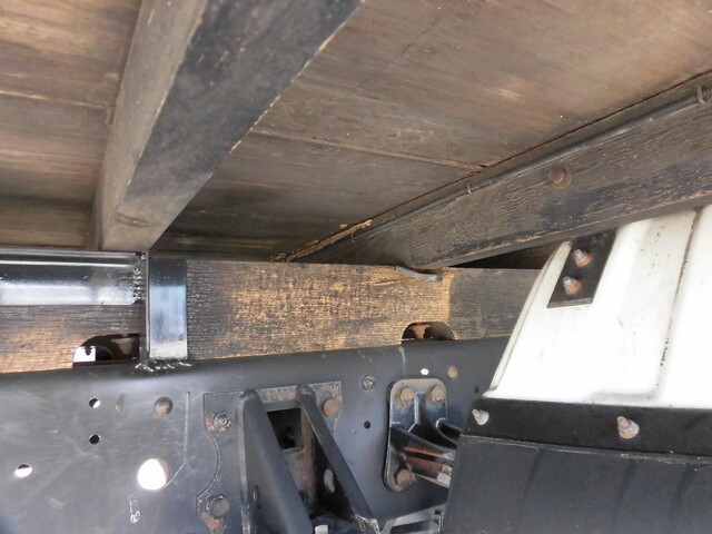 いすゞフォワード平ボディ中型（4t）[写真26]