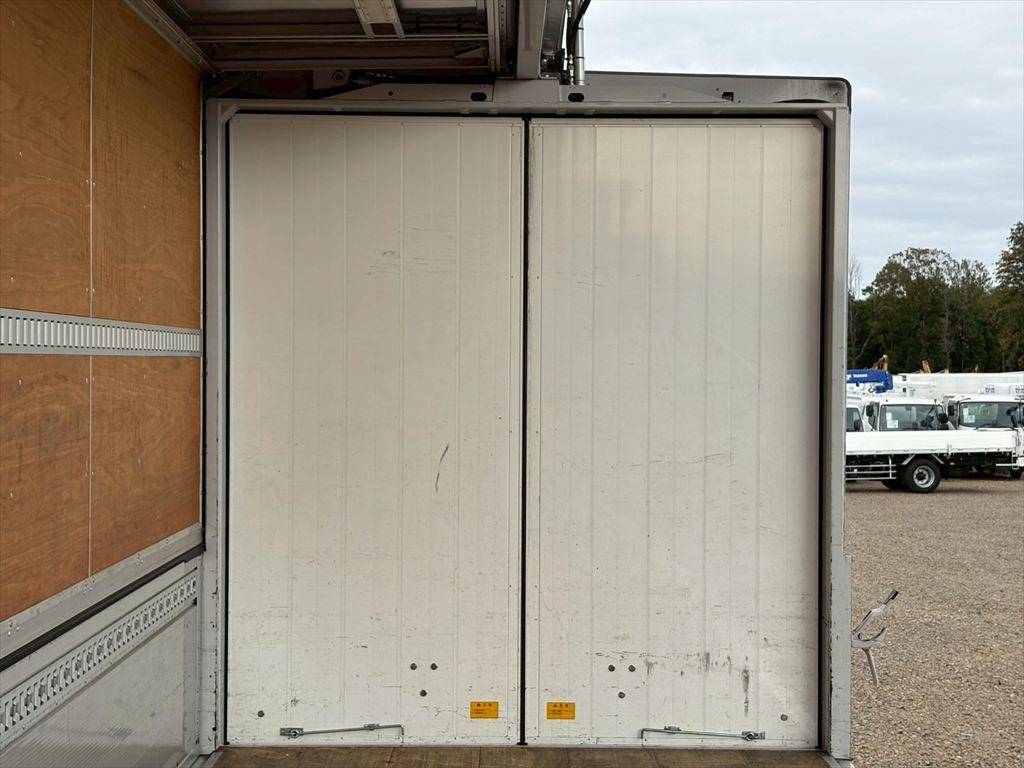 三菱ふそうファイターアルミウイング増トン（6t・8t）[写真13]