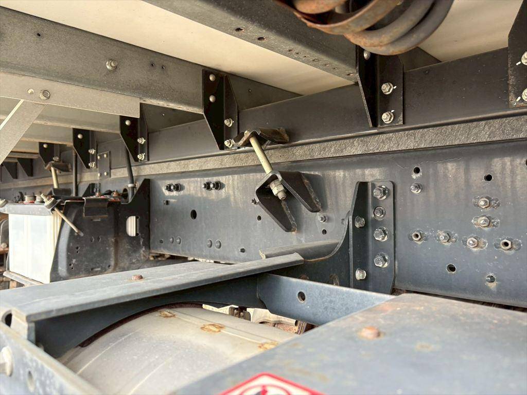 三菱ふそうファイターアルミウイング増トン（6t・8t）[写真17]