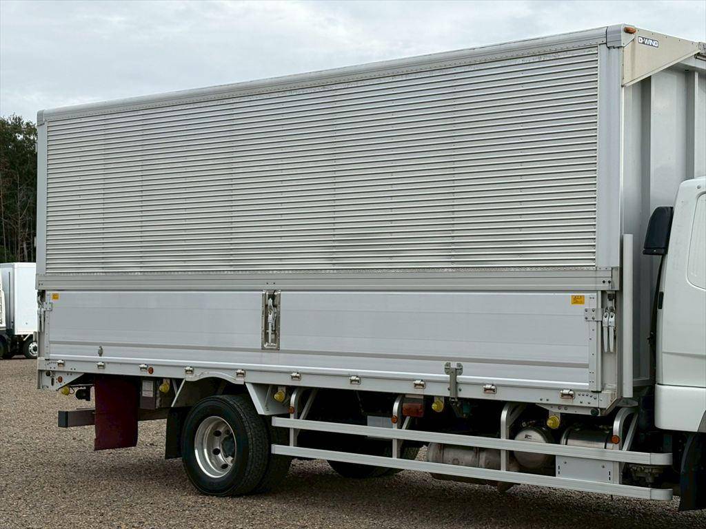 三菱ふそうファイターアルミウイング増トン（6t・8t）[写真05]