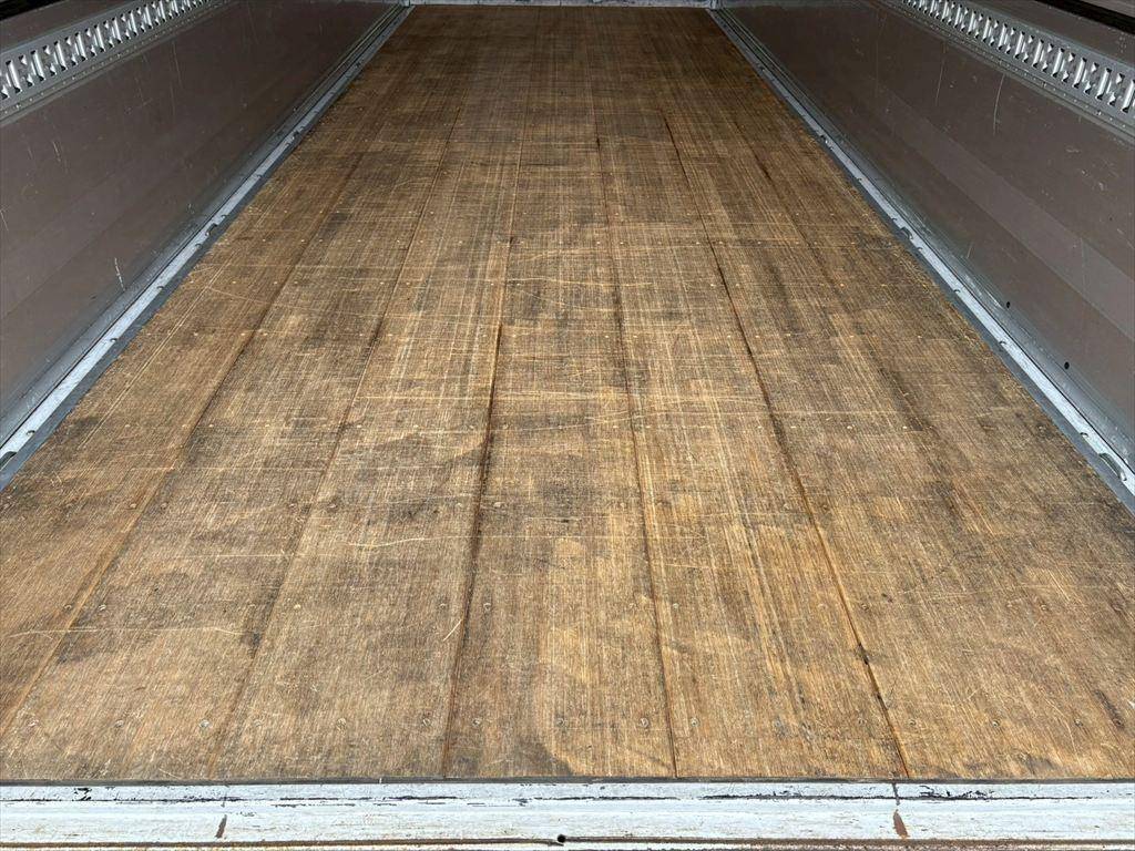 三菱ふそうファイターアルミウイング増トン（6t・8t）[写真08]