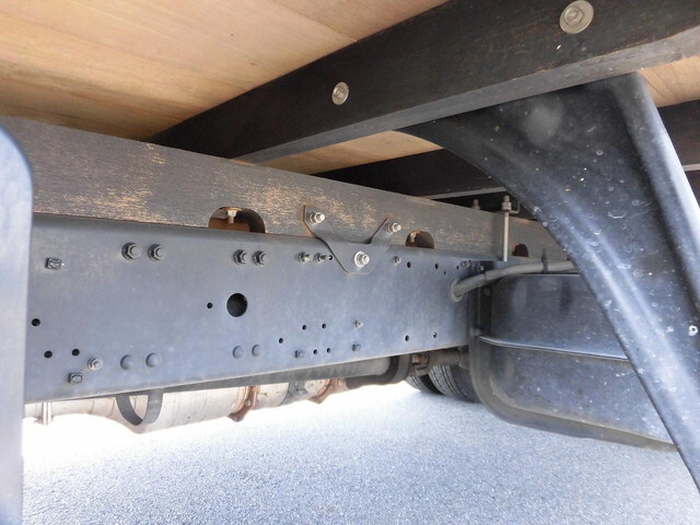 三菱ふそうファイター平ボディ中型（4t）[写真11]