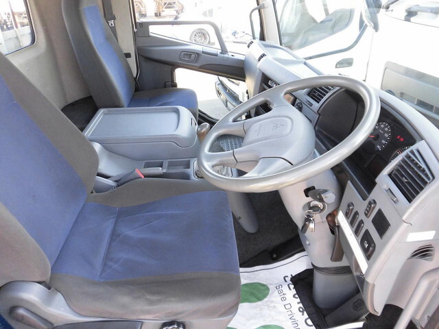 三菱ふそうファイター平ボディ中型（4t）[写真14]