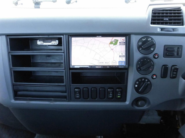 三菱ふそうファイター平ボディ中型（4t）[写真17]