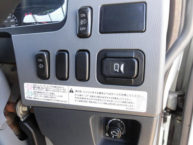 三菱ふそうファイター平ボディ中型（4t）[写真18]