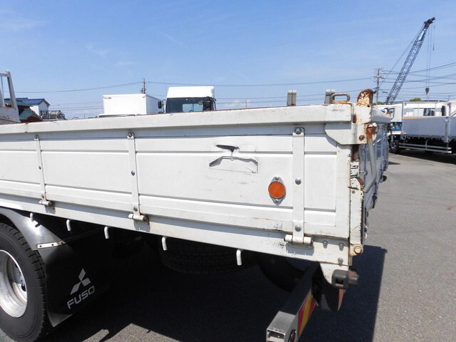 三菱ふそうファイター平ボディ中型（4t）[写真24]