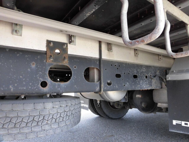 いすゞフォワードアルミウイング中型（4t）[写真12]