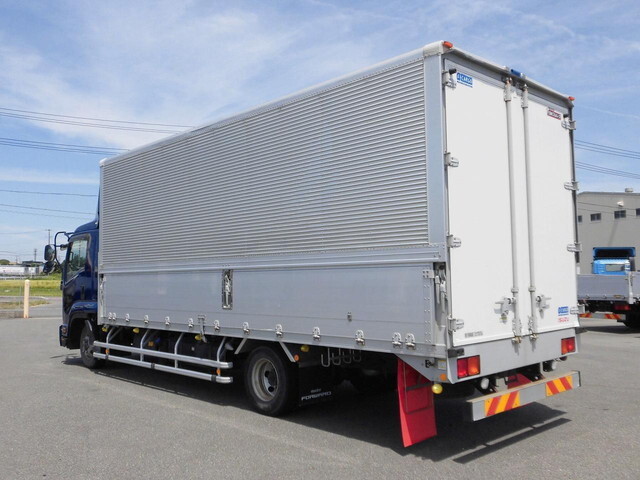 いすゞフォワードアルミウイング中型（4t）[写真02]