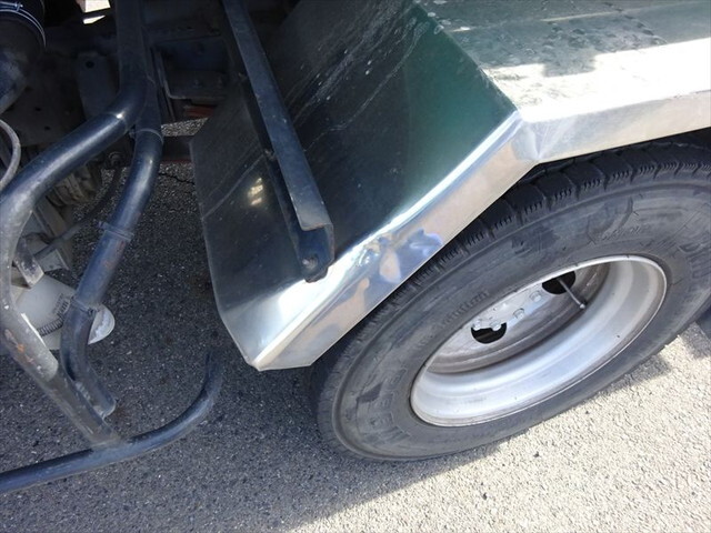 三菱ふそうキャンターバキュームカー小型（2t・3t）[写真35]