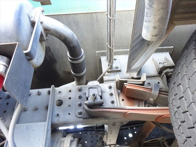 三菱ふそうキャンターバキュームカー小型（2t・3t）[写真05]