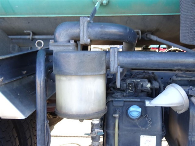 三菱ふそうキャンターバキュームカー小型（2t・3t）[写真07]