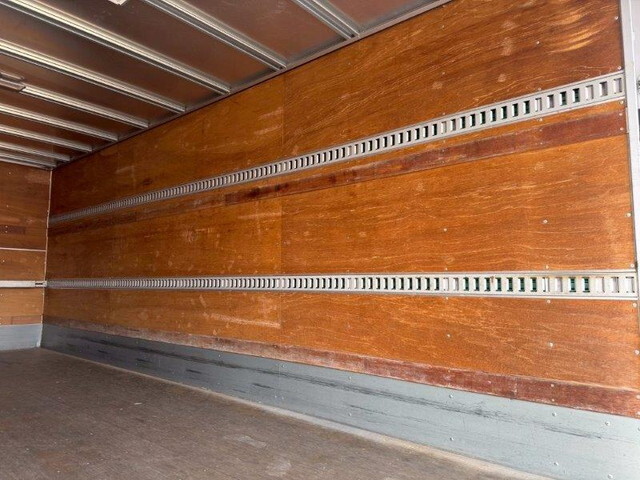 いすゞフォワードアルミバン中型（4t）[写真10]