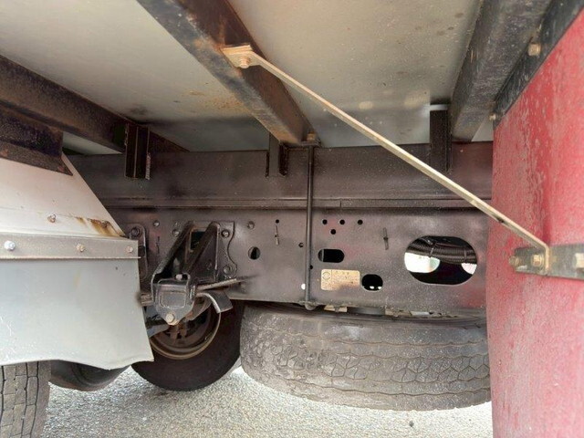 いすゞフォワードアルミバン中型（4t）[写真12]