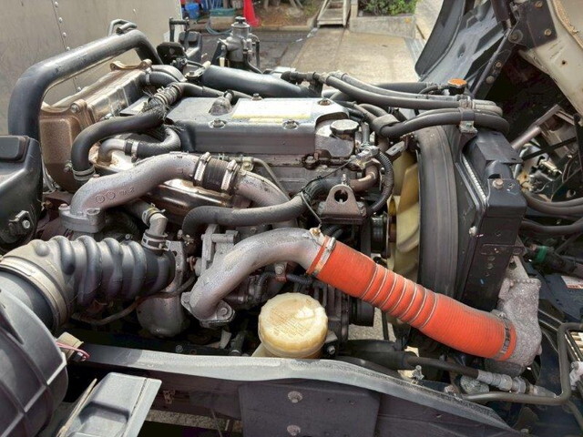 いすゞフォワードアルミバン中型（4t）[写真21]