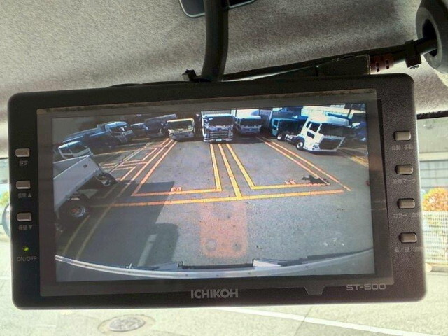 いすゞフォワードアルミバン中型（4t）[写真24]