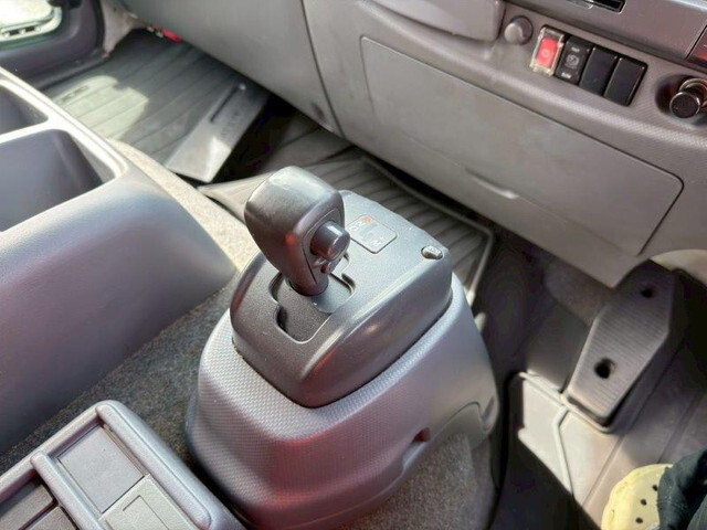 いすゞフォワードアルミバン中型（4t）[写真25]