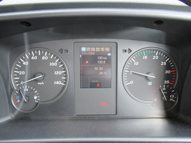 三菱ふそうファイタークレーン4段中型（4t）[写真24]