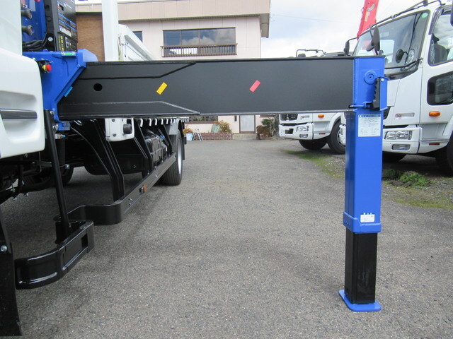 三菱ふそうファイタークレーン4段中型（4t）[写真12]