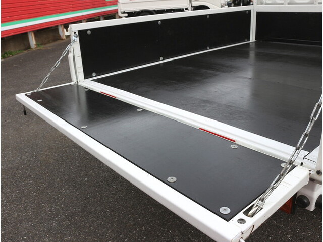 三菱ふそうキャンターダブルキャブ（Wキャブ）小型（2t・3t）[写真14]