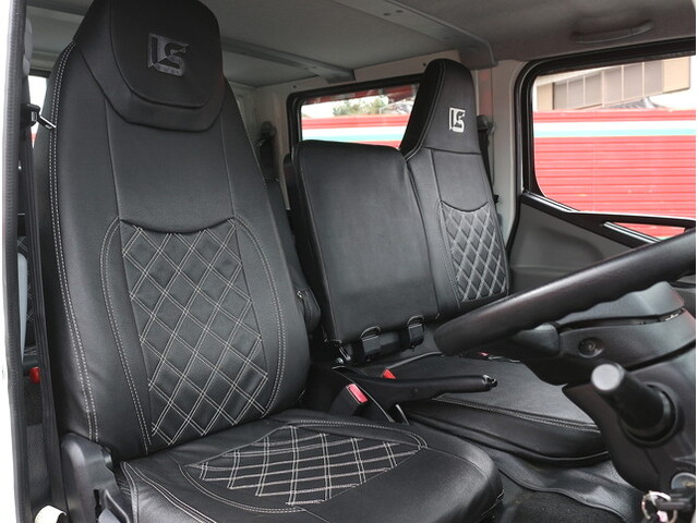 三菱ふそうキャンターダブルキャブ（Wキャブ）小型（2t・3t）[写真19]