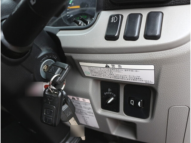 三菱ふそうキャンターダブルキャブ（Wキャブ）小型（2t・3t）[写真28]