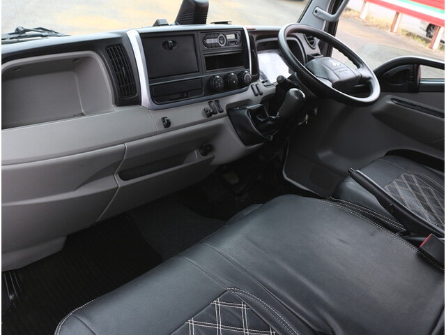 三菱ふそうキャンターダブルキャブ（Wキャブ）小型（2t・3t）[写真29]