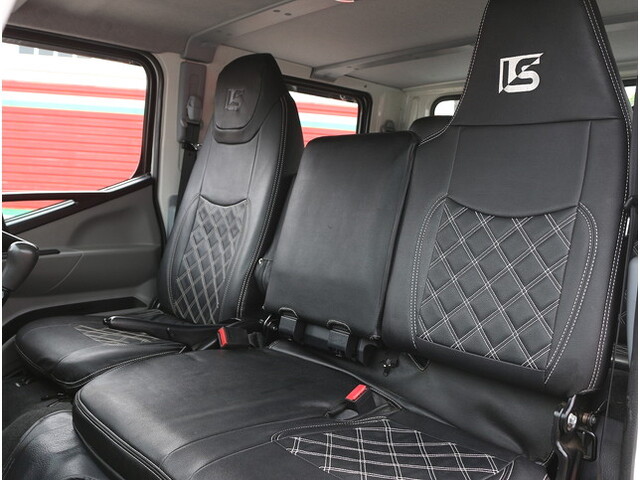 三菱ふそうキャンターダブルキャブ（Wキャブ）小型（2t・3t）[写真31]