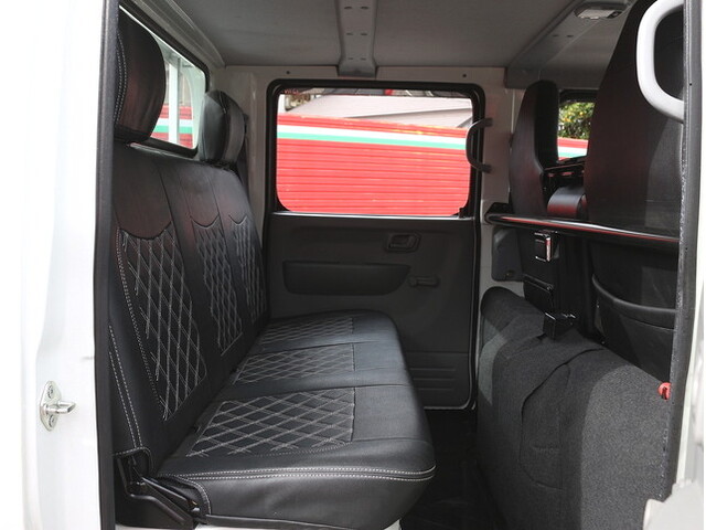 三菱ふそうキャンターダブルキャブ（Wキャブ）小型（2t・3t）[写真35]