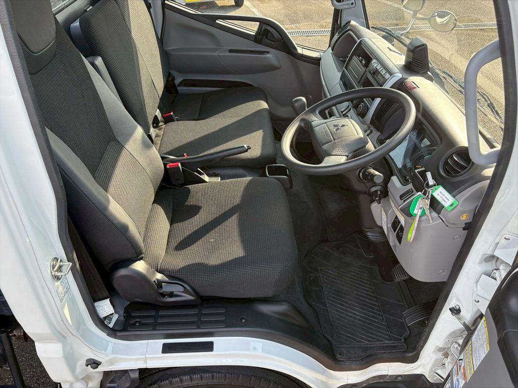 三菱ふそうキャンタークレーン4段小型（2t・3t）[写真19]