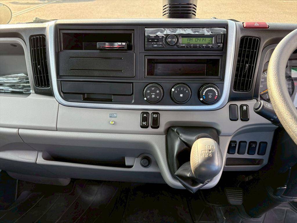 三菱ふそうキャンタークレーン4段小型（2t・3t）[写真20]