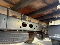 いすゞフォワード平ボディ中型（4t）[写真15]