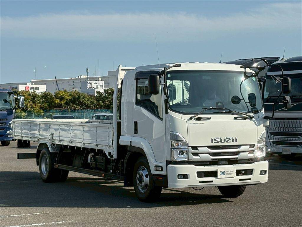 いすゞフォワード平ボディ中型（4t）[写真02]