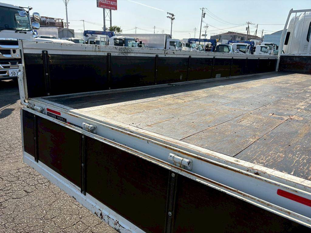 いすゞフォワード平ボディ中型（4t）[写真09]