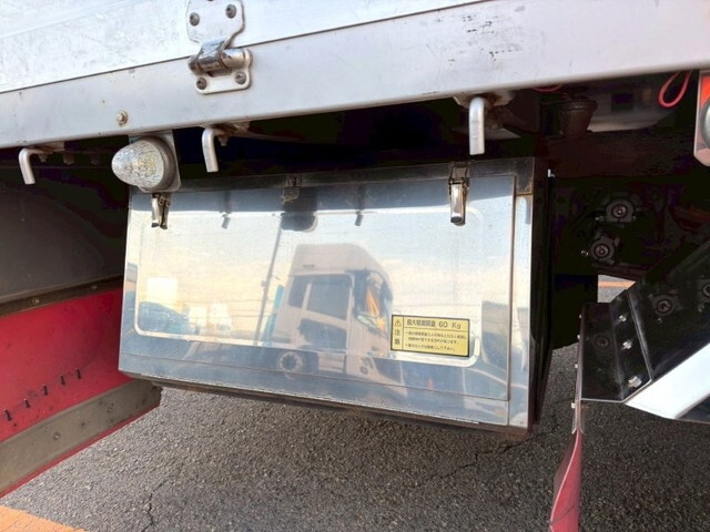 三菱ふそうファイタークレーン4段中型（4t）[写真12]