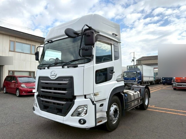 UDトラックスクオントレーラーヘッド（トラクターヘッド）大型（10t）[写真03]